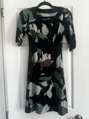 BCBGMaxAzria Y2K Navy Half Sleeve Floral Abstract Silky Midi Dress Size XS